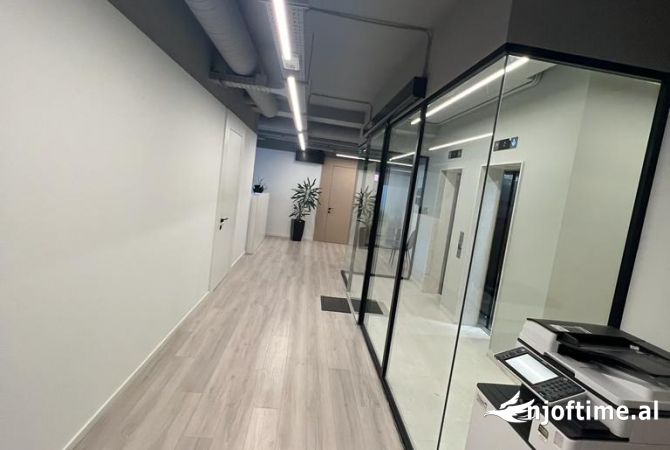 Ambient biznesi me qera 3+1 ne Tirane - 13,600 Euro