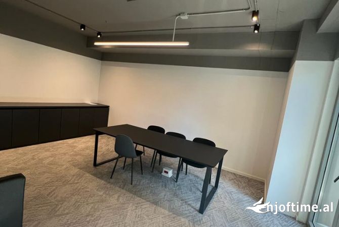 Ambient biznesi me qera 3+1 ne Tirane - 13,600 Euro