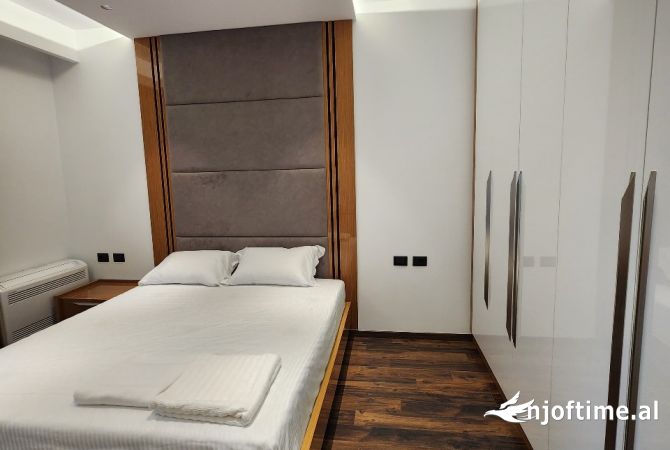 Shtepi me qera 2+1 ne Tirane - 2,200 Euro