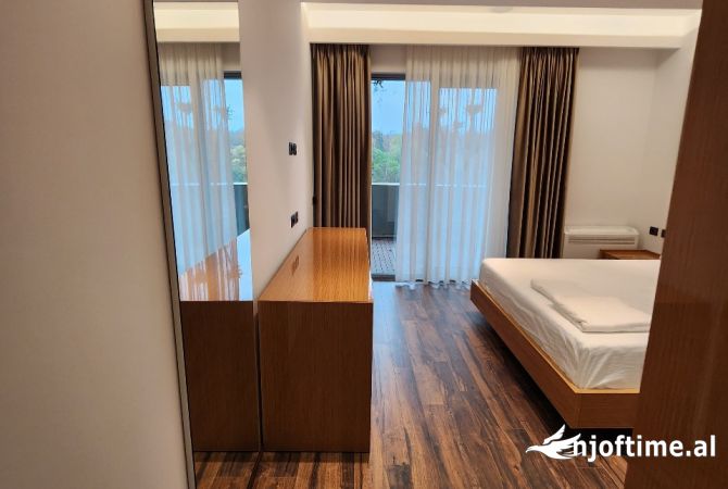 Shtepi me qera Apartament ne Tirane, 2+1, Mobilimi E mobiluar, Pagesa 2,200  Euro.