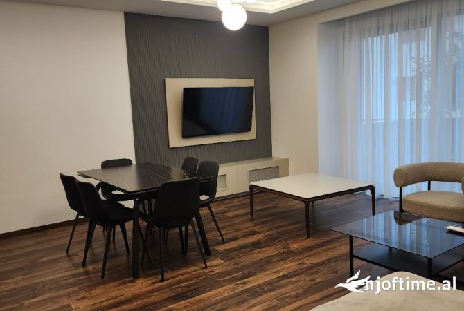 Shtepi me qera 2+1 ne Tirane - 3,200 Euro