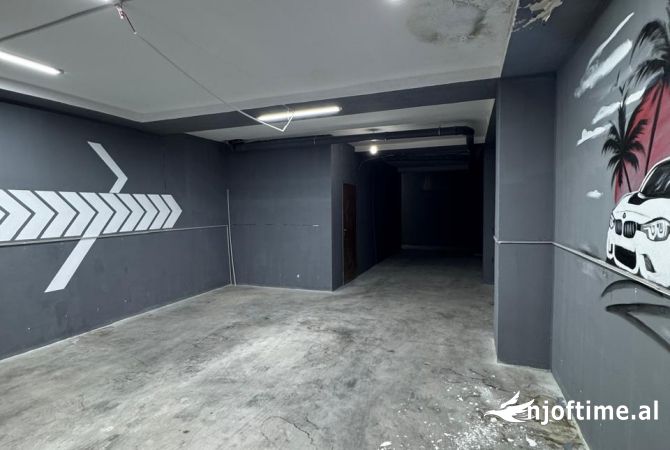 Ambient biznesi me qera 4+1 ne Tirane - 450 Euro