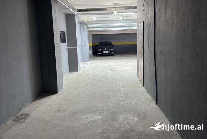 Magazine me qira prane 21 dhjetorit 450 euro