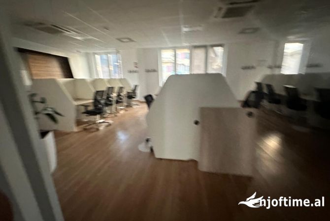 Ambient biznesi me qera 3+1 ne Tirane - 35,000 Euro