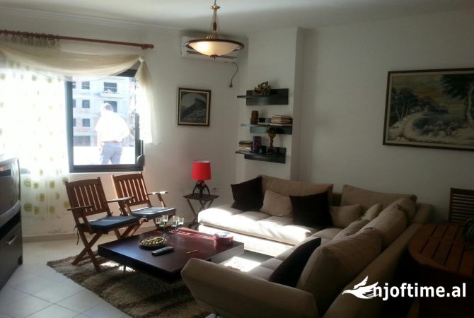 Shtepi ne shitje 1+1 ne Tirane - 102,500 Euro