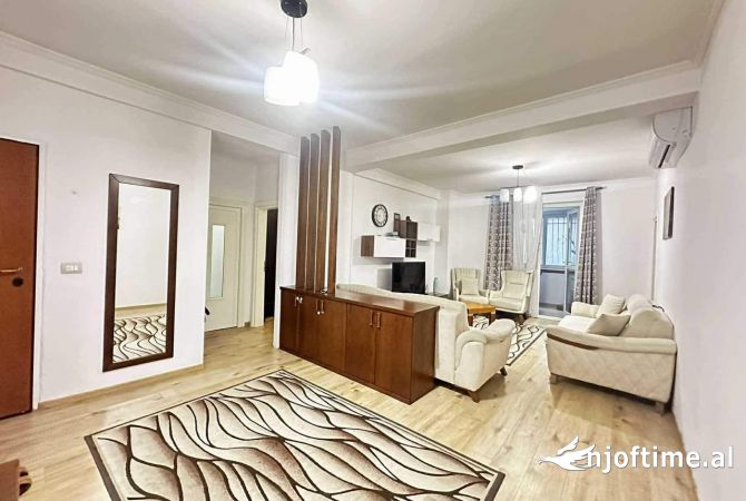 Shtepi ne shitje Apartament ne Tirane, 2+1, Mobilimi E mobiluar, Pagesa 167,500  Euro.