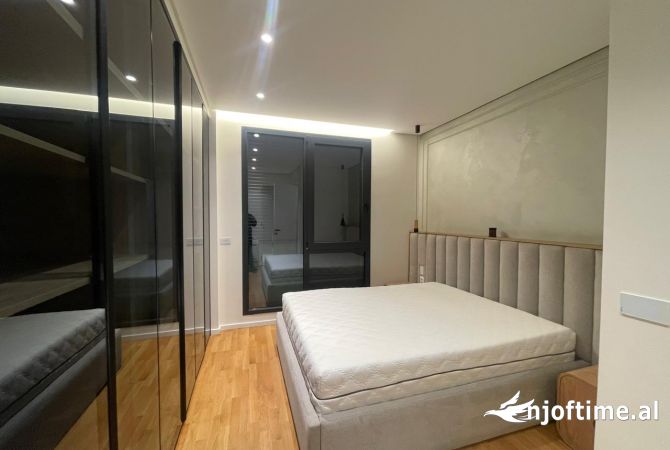 Shtepi ne shitje Apartament ne Tirane, 3+1, Mobilimi E mobiluar, Pagesa 415,884  Euro.