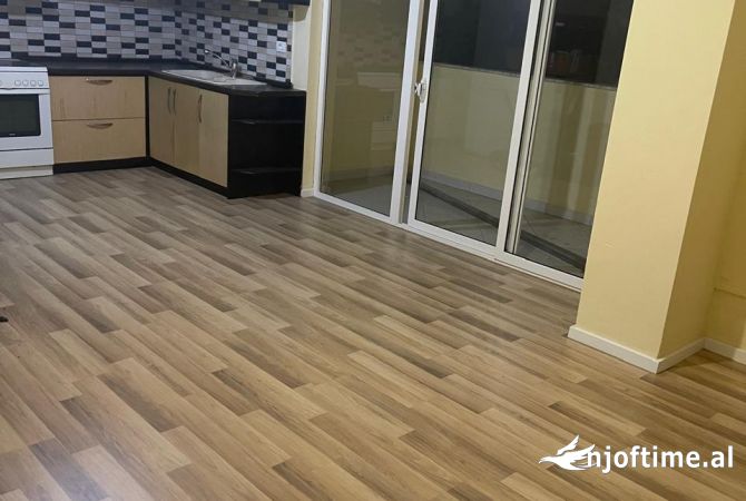 Shtepi ne shitje 2+1 ne Tirane - 180,000 Euro