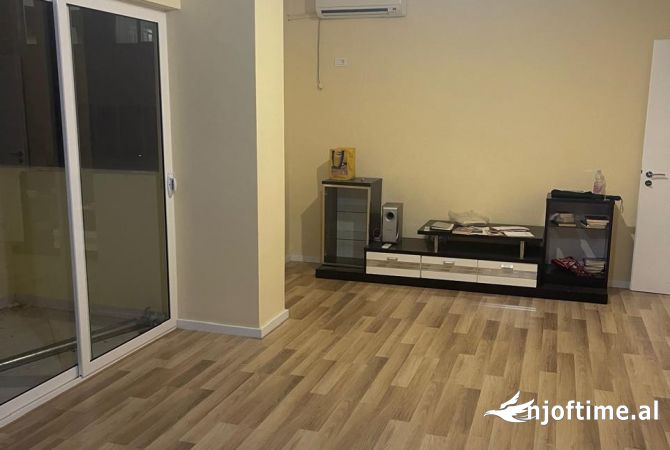 Shtepi ne shitje 2+1 ne Tirane - 180,000 Euro