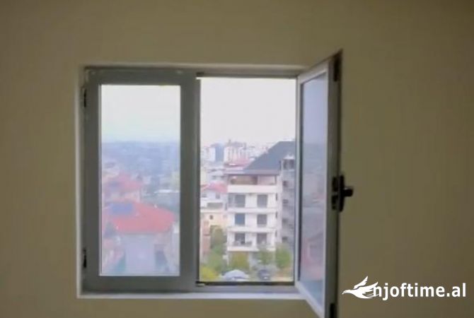 Shtepi ne shitje Apartament ne Tirane, 2+1, Mobilimi Bosh, pa mobiluar, Pagesa 110,000  Euro.