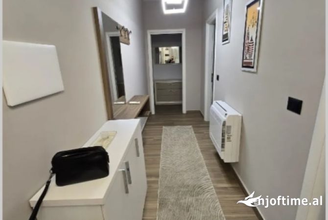 Shtepi me qera 2+1 ne Tirane - 1,700 Euro