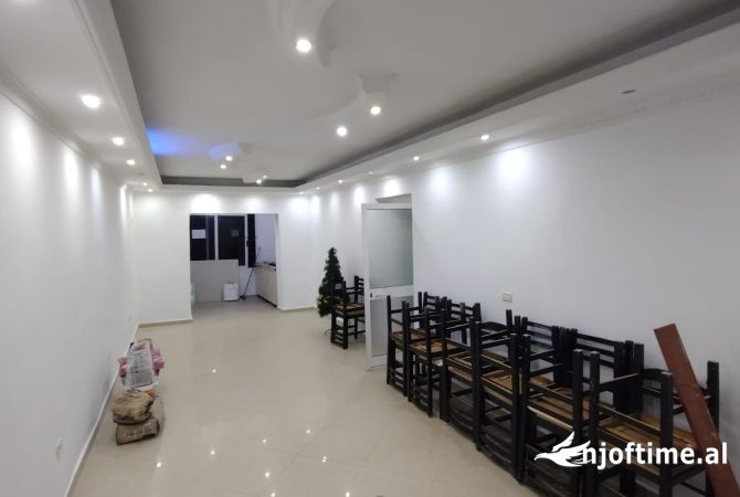 Ambient biznesi me qera 1+1 ne Tirane - 350 Euro