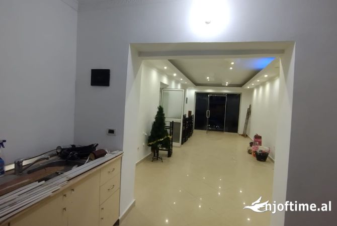 Ambient biznesi me qera 1+1 ne Tirane - 350 Euro