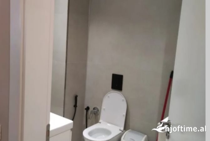 Shtepi ne shitje Apartament ne Tirane, 2+1, Mobilimi E mobiluar, Pagesa 300,000  Euro.