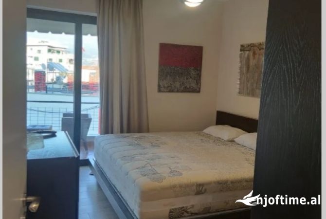 Shtepi ne shitje Apartament ne Tirane, 2+1, Mobilimi E mobiluar, Pagesa 300,000  Euro.