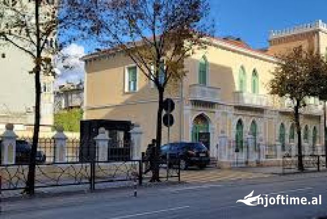 Ambient biznesi ne shitje 1+1 ne Tirane - 320,000 Euro