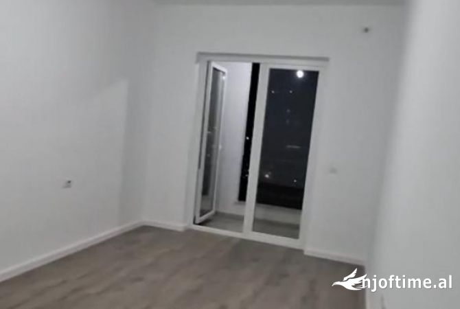 Shtepi ne shitje Apartament ne Tirane, 2+1, Mobilimi Bosh, pa mobiluar, Pagesa 1,400,000  Euro.