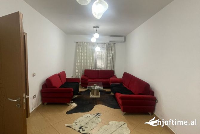 Shtepi me qera 5+1 ne Tirane - 1,500 Euro