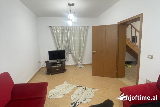 Shtepi me qera 5+1 ne Tirane - 1,500 Euro