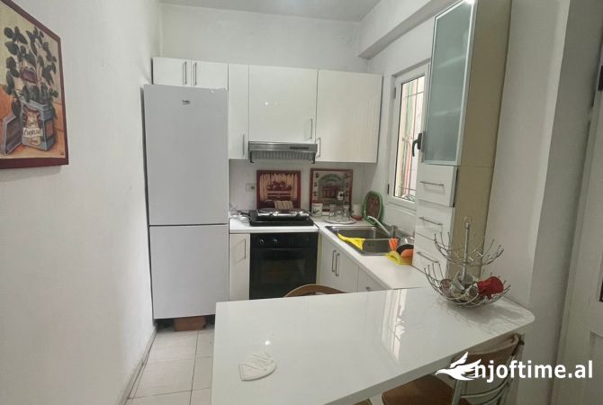 Shtepi ne shitje Shtepi Private ne Tirane, 1+1, Mobilimi E mobiluar, Pagesa 136,000  Euro.