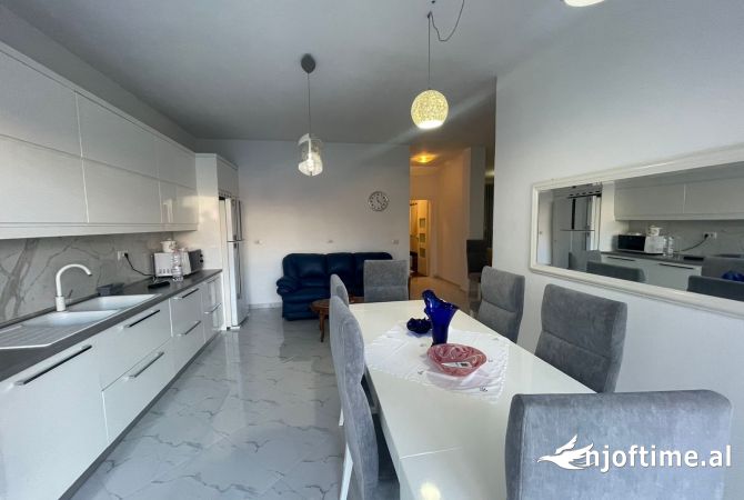 Shtepi ne shitje 5+1 ne Tirane - 405,000 Euro