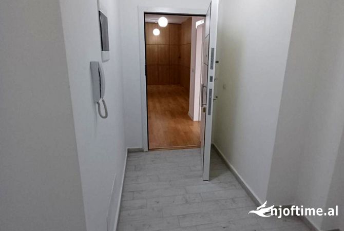 Ambient biznesi ne shitje 1+1 ne Tirane - 407,500 Euro