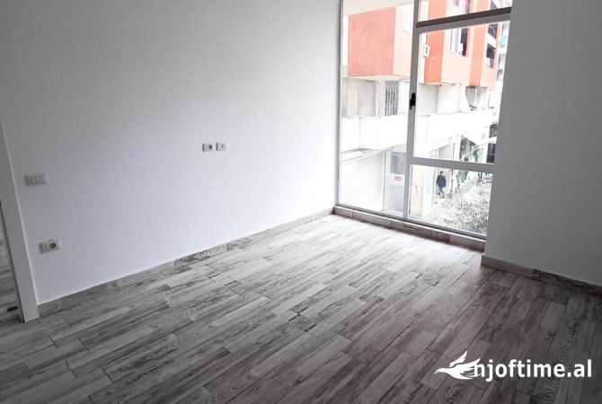 Ambient biznesi ne shitje 1+1 ne Tirane - 407,500 Euro