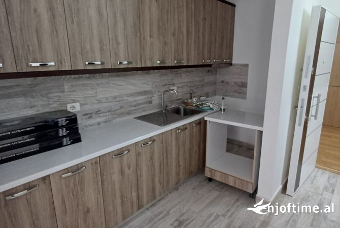 Ambient biznesi ne shitje 1+1 ne Tirane - 407,500 Euro