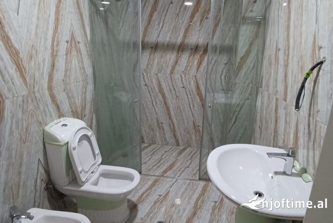 Ambient biznesi ne shitje 1+1 ne Tirane - 407,500 Euro