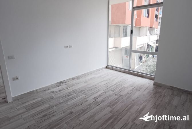 Ambient biznesi ne shitje 1+1 ne Tirane - 407,500 Euro