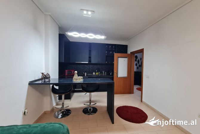 Shtepi me qera Apartament ne Tirane, 1+1, Mobilimi E mobiluar, Pagesa 460  Euro.