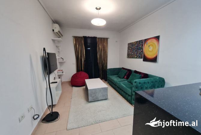 Shtepi me qera Apartament ne Tirane, 1+1, Mobilimi E mobiluar, Pagesa 460  Euro.