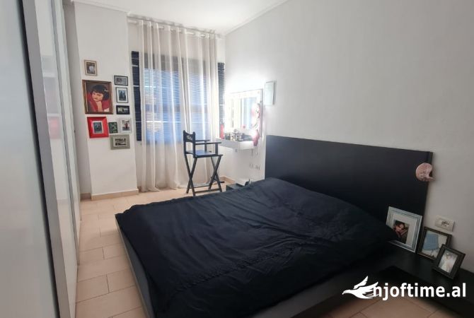 Shtepi me qera Apartament ne Tirane, 1+1, Mobilimi E mobiluar, Pagesa 460  Euro.