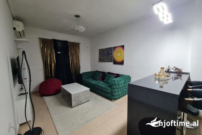 Shtepi me qera Apartament ne Tirane, 1+1, Mobilimi E mobiluar, Pagesa 460  Euro.
