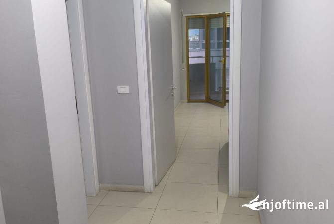 Zyre me qira ne Bllok 1500 Euro