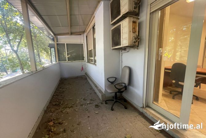 Ambient biznesi me qera 3+1 ne Tirane - 550 Euro