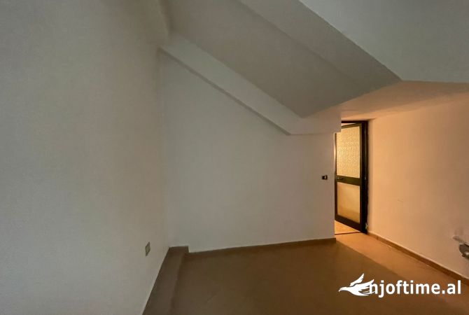 Ambient biznesi me qera 1+1 ne Tirane - 700 Euro