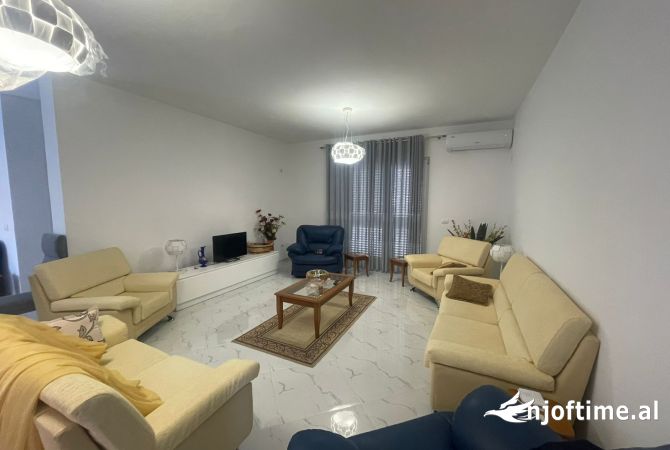 Shtepi ne shitje 5+1 ne Tirane - 400,000 Euro