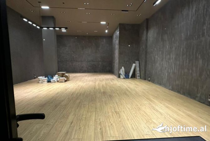 Ambient biznesi ne shitje 1+1 ne Tirane - 210,000 Euro