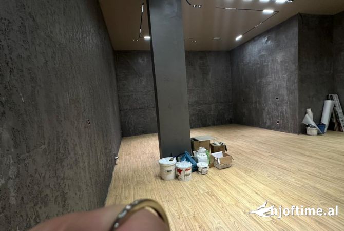 Ambient biznesi ne shitje 1+1 ne Tirane - 210,000 Euro