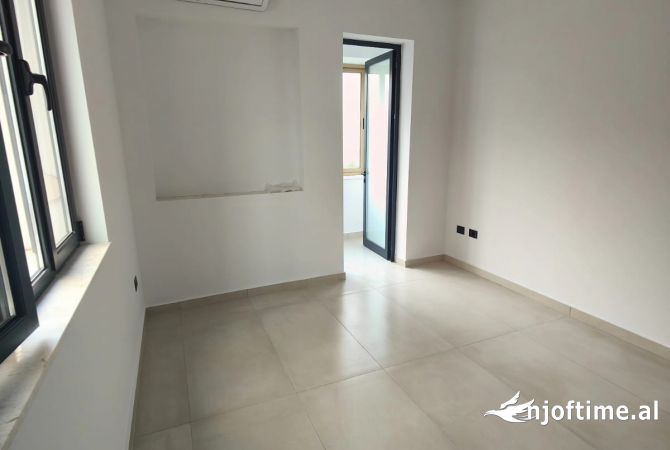 Zyre me qira ne Bllok 1000 euro