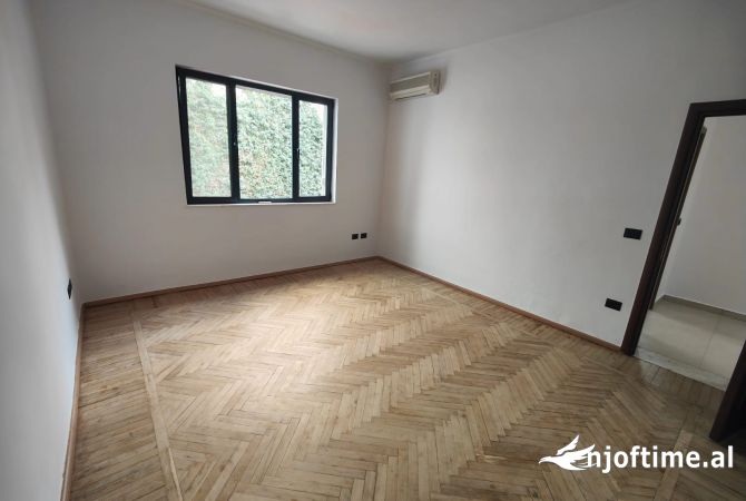 Zyre me qira ne Bllok 1000 euro