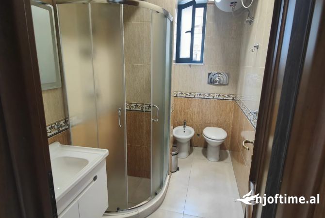 Shtepi me qera 3+1 ne Tirane - 1,000 Euro
