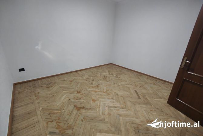 Apartment for rent in Tirana 3+1, Emty