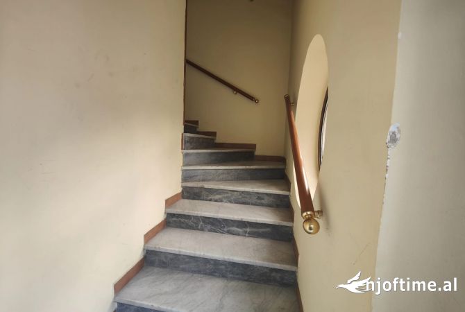 Apartment for rent in Tirana 3+1, Emty