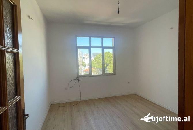 Shtepi ne shitje 4+1 ne Tirane - 250,000 Euro