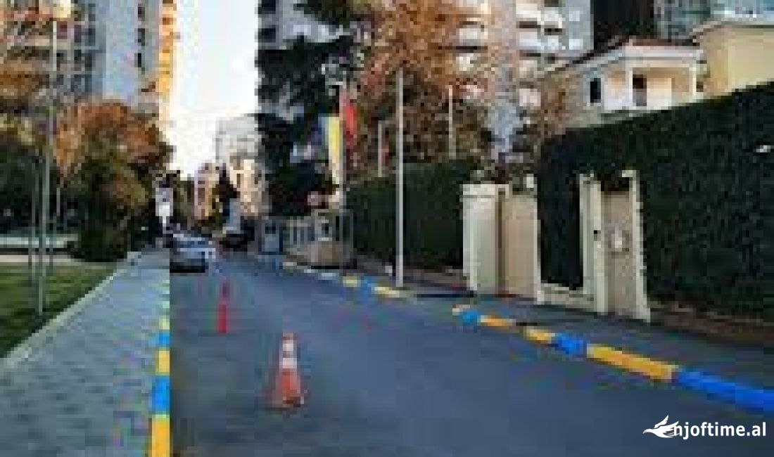 Shtepi ne shitje Apartament ne Tirane, 3+1, Mobilimi Pjeserisht e mobiluar, Pagesa 551,000  Euro.