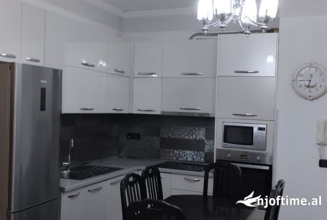 Shtepi me qera 2+1 ne Tirane - 400 Euro