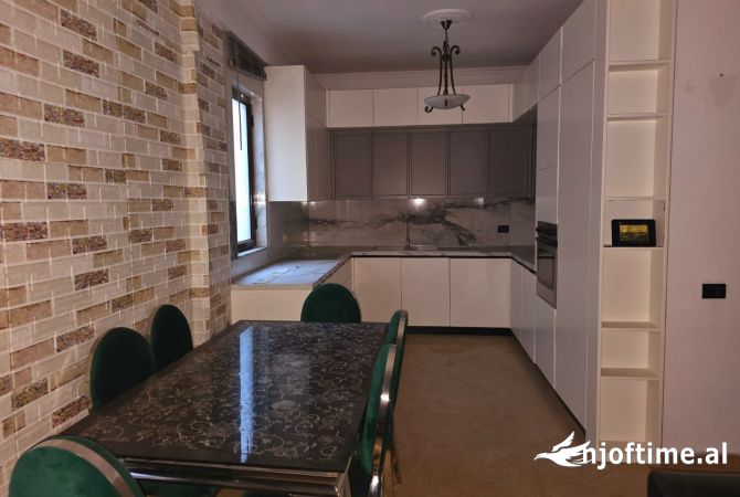 Shtepi ne shitje 3+1 ne Tirane - 330,000 Euro