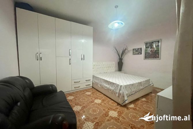 Shtepi ne shitje Apartament ne Tirane, 1+1, Mobilimi E mobiluar, Pagesa 134,000  Euro.